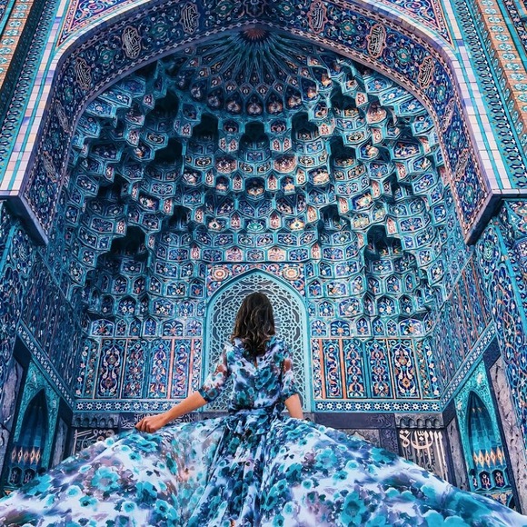 Meet your Posher, Corina - Picture 1 of 1